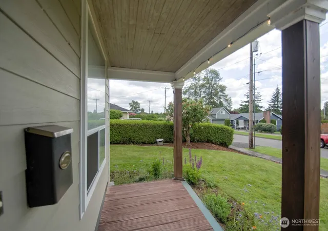 Photo 2 of Single family home for sale at 664 Nw New York Ave, Chehalis, WA 98532 | MLS# NWM2563858 | Listing updated on 2026-09-19