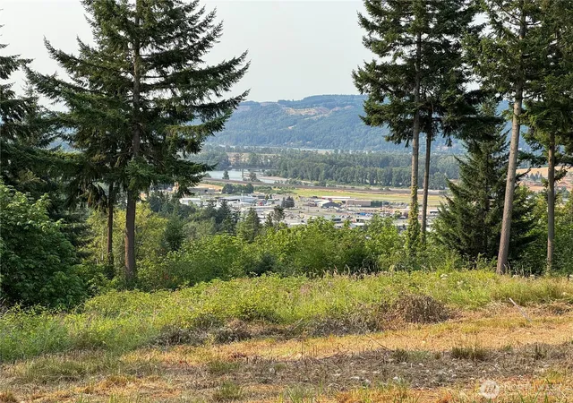 Photo 3 of Land for sale at 0 W Highland Park Dr, Kelso, WA 98626 | MLS# NWM2563871 | Listing updated on 2026-09-23