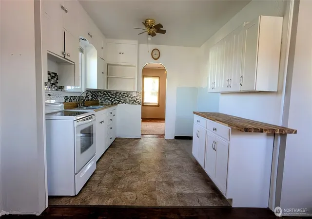 Photo 2 of Single family home for sale at 112 E Lind St, Lind, WA 99341 | MLS# NWM2563874 | Listing updated on 2026-09-22