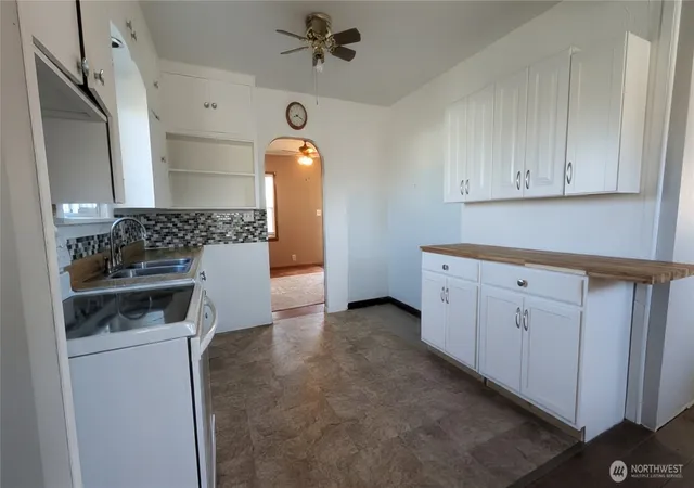 Photo 3 of Single family home for sale at 112 E Lind St, Lind, WA 99341 | MLS# NWM2563874 | Listing updated on 2026-09-22