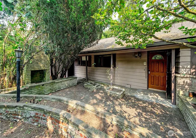 Photo 3 of Sale Pending at 14048 41st Avenue Ne, Seattle, WA 98125 | MLS# NWM2563878 | Listing updated on 2026-10-01
