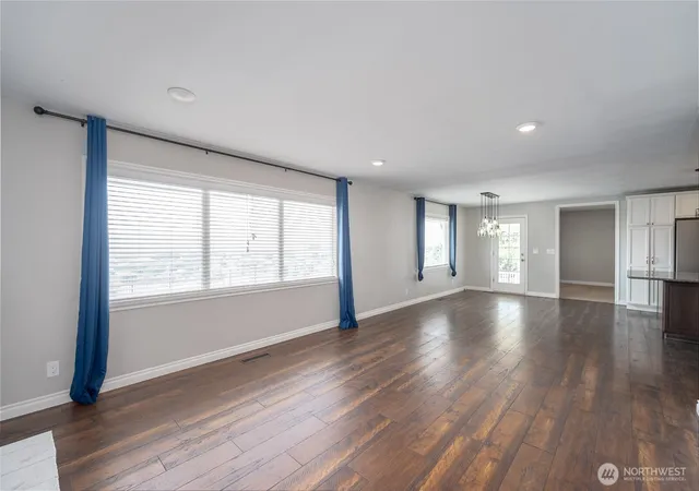 Photo 4 of Single family home for sale at 225 NE Widmer Dr, Royal City, WA 99357 | MLS# NWM2563890 | Listing updated on 2026-08-22