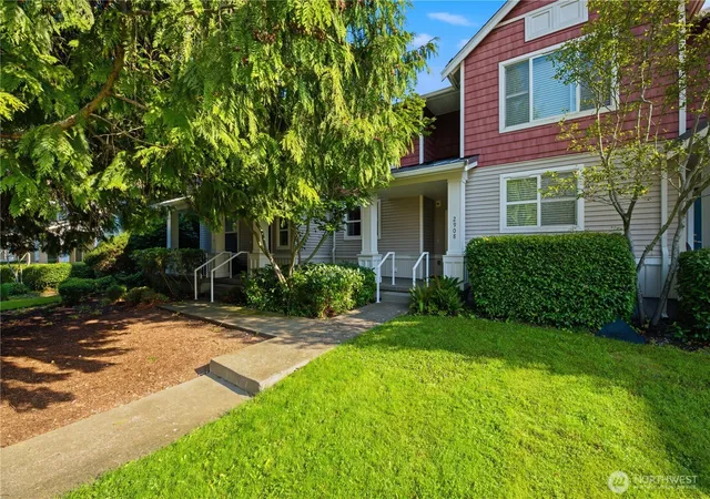 Townhouse for sale at 2908 SW Raymond St, Seattle, WA 98126 | MLS# NWM2563893