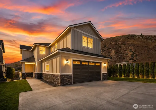 Photo 1 of Sale Pending at 9464 Yakima Ln Nw, Quincy, WA 98848 | MLS# NWM2563914 | Listing updated on 2026-09-25
