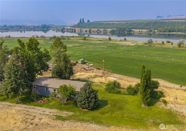 Photo 4 of Manufactured home for sale at 26575 Highway 97, Brewster, WA 98812 | MLS# NWM2563939 | Listing updated on 2026-09-23