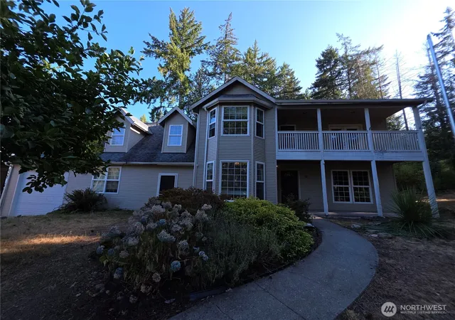Photo 2 of Single family home for sale at 34 E Wildwood Ln, Brinnon, WA 98320 | MLS# NWM2563954 | Listing updated on 2026-09-23