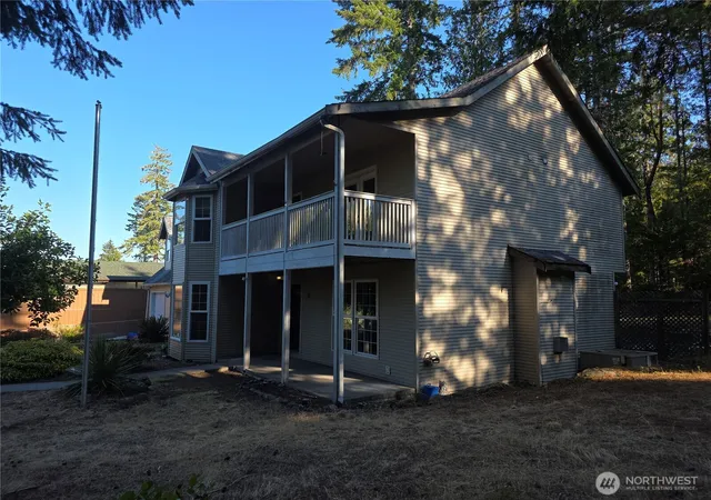 Photo 3 of Single family home for sale at 34 E Wildwood Ln, Brinnon, WA 98320 | MLS# NWM2563954 | Listing updated on 2026-09-23