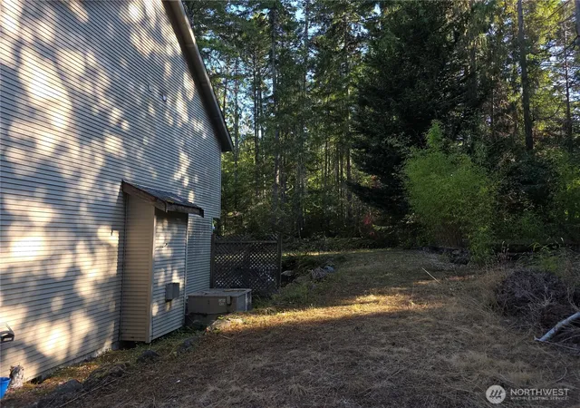 Photo 3 of Single family home for sale at 34 E Wildwood Ln, Brinnon, WA 98320 | MLS# NWM2563954 | Listing updated on 2026-09-23