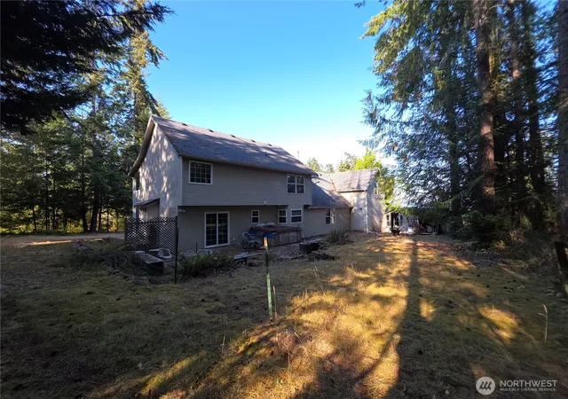 Photo 4 of Single family home for sale at 34 E Wildwood Ln, Brinnon, WA 98320 | MLS# NWM2563954 | Listing updated on 2026-09-23
