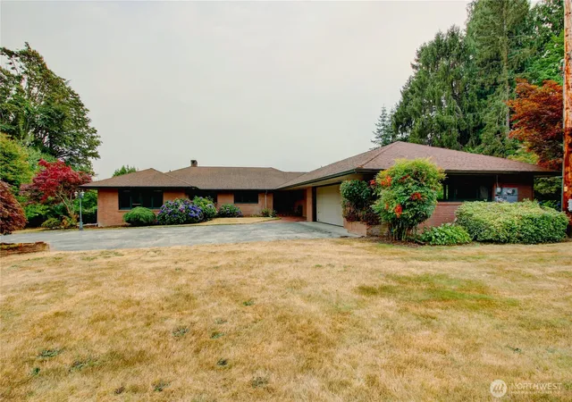 Photo 1 of Single family home for sale at 916 N Township St, Sedro Woolley, WA 98284 | MLS# NWM2563956 | Listing updated on 2026-09-23