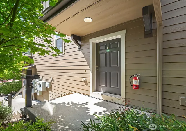Photo 2 of Sale Pending at 1900 Weaver Rd #J104, Snohomish, WA 98290 | MLS# NWM2563958 | Listing updated on 2026-09-27