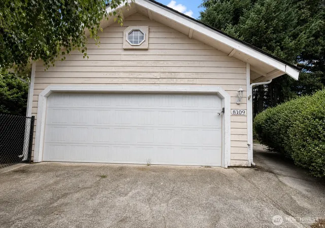 Photo 3 of Single family home for sale at 8109 186th Street Ct E, Puyallup, WA 98375 | MLS# NWM2563982 | Listing updated on 2026-09-25