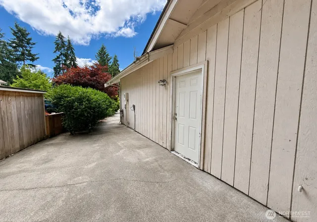Photo 4 of Single family home for sale at 8109 186th Street Ct E, Puyallup, WA 98375 | MLS# NWM2563982 | Listing updated on 2026-09-25