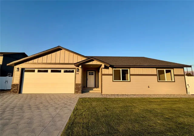 Photo 1 of Single family home for sale at 201 Country Cottage Ln, Malaga, WA 98828 | MLS# NWM2563991 | Listing updated on 2026-10-23