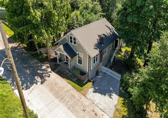 Photo 1 of Sale Pending at 112 E Division St, Mount Vernon, WA 98274 | MLS# NWM2563995 | Listing updated on 2026-09-28