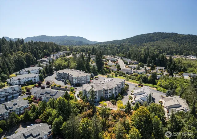 Photo 4 of Condo for sale at 1416 Lindsay Loop #107, Mount Vernon, WA 98274 | MLS# NWM2564008 | Listing updated on 2026-09-24