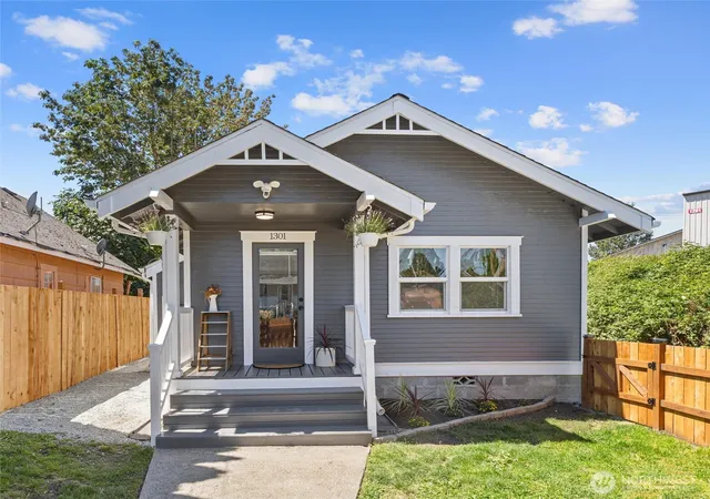 Photo 1 of Sale Pending at 1301 Walter St, Mount Vernon, WA 98273 | MLS# NWM2564019 | Listing updated on 2026-09-17