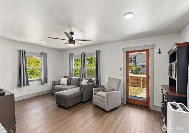 Photo 3 of Sale Pending at 1301 Walter St, Mount Vernon, WA 98273 | MLS# NWM2564019 | Listing updated on 2026-09-17