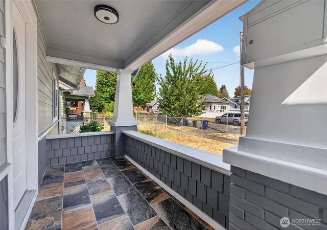 Photo 2 of Single family home for sale at 862 S 39th Street, Tacoma, WA 98418 | MLS# NWM2564023 | Listing updated on 2026-09-23