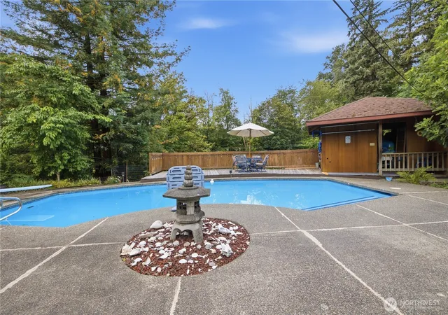 Photo 3 of Single family home for sale at 1405 Shaw Rd E, Puyallup, WA 98372 | MLS# NWM2564026 | Listing updated on 2026-09-23
