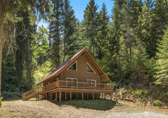 Photo 2 of Single family home for sale at 390 Tillman Crk Rd, Cle Elum, WA 98922 | MLS# NWM2564035 | Listing updated on 2026-09-23
