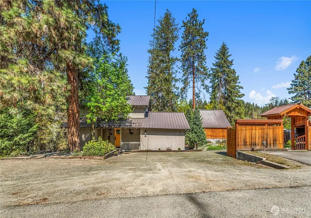 Photo 3 of Single family home for sale at 9864 E Leavenworth Rd, Leavenworth, WA 98826 | MLS# NWM2564037 | Listing updated on 2026-09-23