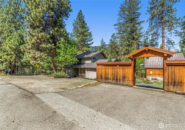 Photo 3 of Single family home for sale at 9864 E Leavenworth Rd, Leavenworth, WA 98826 | MLS# NWM2564037 | Listing updated on 2026-09-23