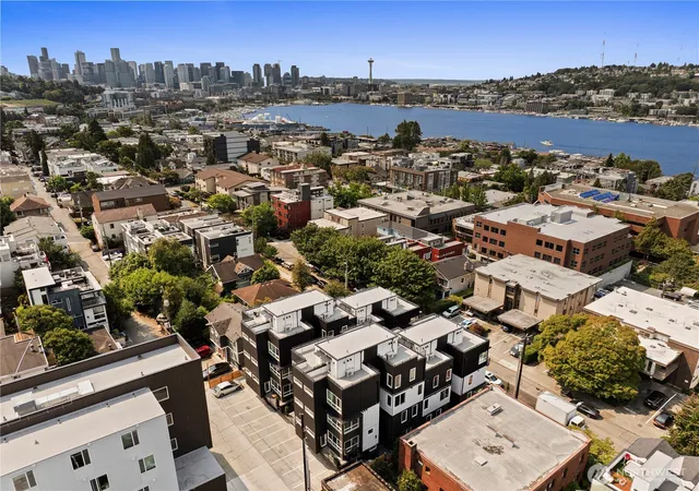 Photo 2 of Sale Pending at 2328 Franklin Ave E #C, Seattle, WA 98102 | MLS# NWM2564039 | Listing updated on 2026-09-25