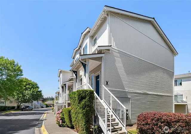 Photo 3 of Townhouse for sale at 14915 38th Drive Se #X1165, Bothell, WA 98012 | MLS# NWM2564040 | Listing updated on 2026-10-02