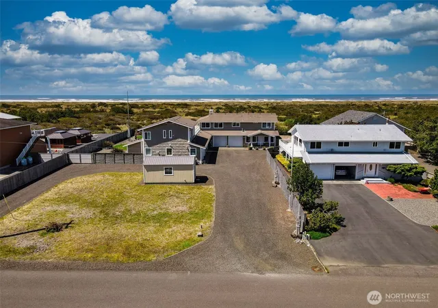 Photo 3 of Single family home for sale at 935 S Sand Dune Ave Sw, Ocean Shores, WA 98569 | MLS# NWM2564045 | Listing updated on 2026-09-23