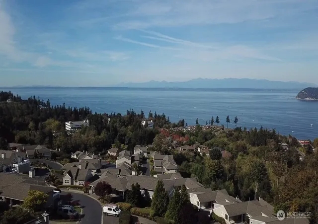 Photo 3 of Condo for sale at 10919 E Villa Monte Dr, Mukilteo, WA 98275 | MLS# NWM2564050 | Listing updated on 2026-09-24