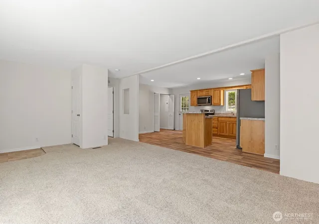 Photo 4 of Manufactured home for sale at 1615 Lake Dr SW, Lakebay, WA 98349 | MLS# NWM2564058 | Listing updated on 2026-09-29