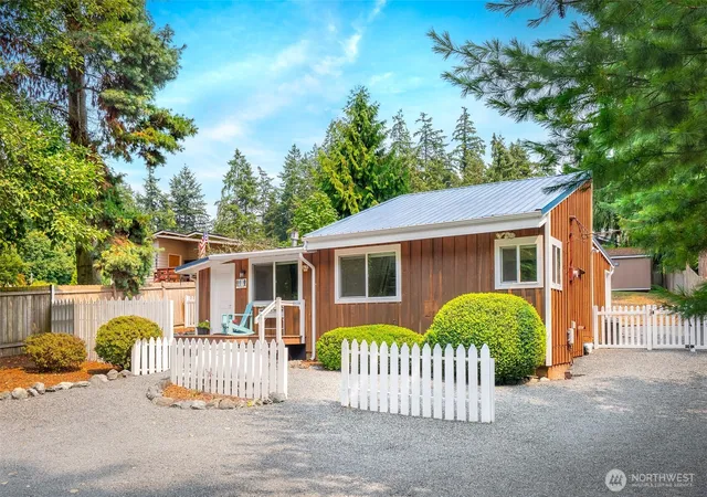 Photo 1 of Single family home for sale at 5905 Fish Rd, Freeland, WA 98249 | MLS# NWM2564063 | Listing updated on 2026-09-23