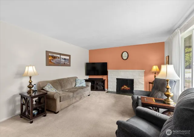 Photo 4 of Single family home for sale at 19126 80th Avenue W, Edmonds, WA 98026 | MLS# NWM2564064 | Listing updated on 2026-10-18