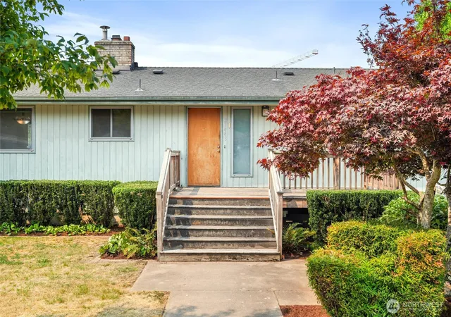 Photo 3 of Sale Pending at 21443 13th Avenue S, Des Moines, WA 98198 | MLS# NWM2564069 | Listing updated on 2026-09-30