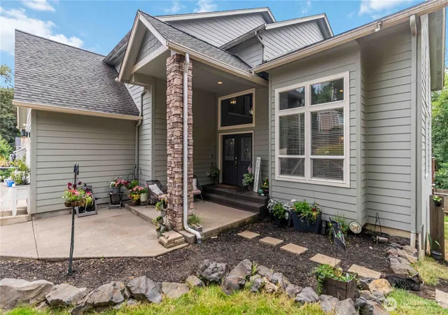 Photo 2 of Single family home for sale at 117 Alta Vista, Longview, WA 98632 | MLS# NWM2564103 | Listing updated on 2026-09-22