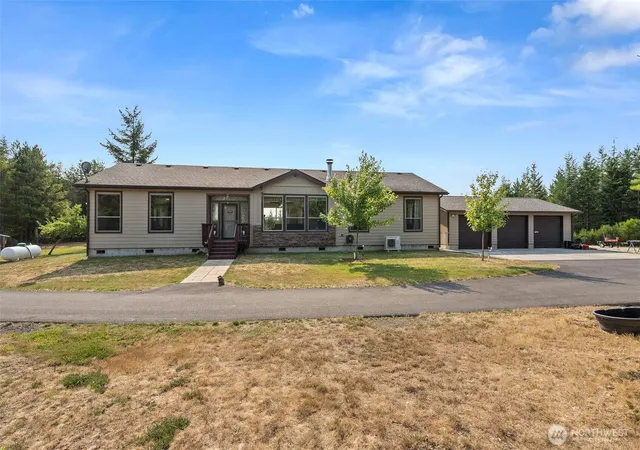 Photo 1 of Single family home for sale at 351 N Evening Star Ln, Hoodsport, WA 98548 | MLS# NWM2564105 | Listing updated on 2026-10-01
