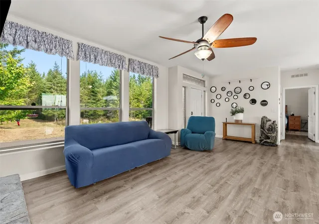 Photo 4 of Single family home for sale at 351 N Evening Star Ln, Hoodsport, WA 98548 | MLS# NWM2564105 | Listing updated on 2026-10-01