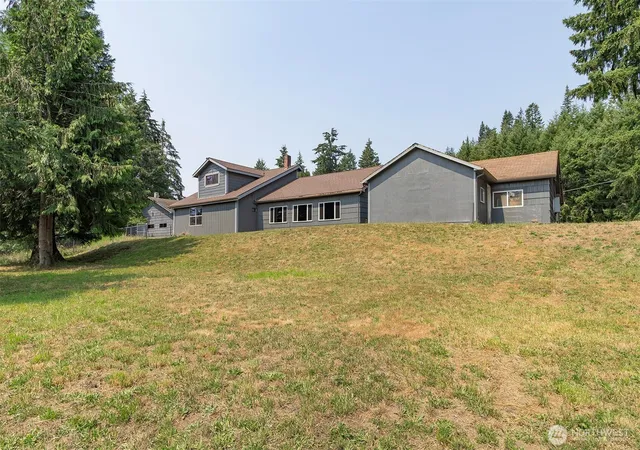 Photo 1 of Single family home for sale at 101 Linda Vista Dr, Chehalis, WA 98532 | MLS# NWM2564107 | Listing updated on 2026-09-23
