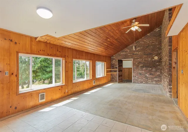 Photo 3 of Single family home for sale at 101 Linda Vista Dr, Chehalis, WA 98532 | MLS# NWM2564107 | Listing updated on 2026-09-23