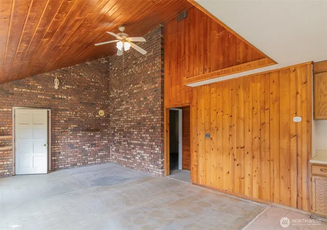 Photo 4 of Single family home for sale at 101 Linda Vista Dr, Chehalis, WA 98532 | MLS# NWM2564107 | Listing updated on 2026-09-23