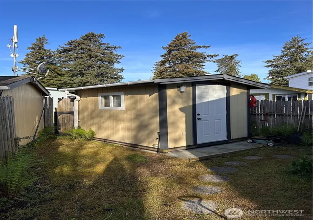 Photo 3 of Manufactured home for sale at 7704 Birch Bay Dr #0403, Blaine, WA 98230 | MLS# NWM2564121 | Listing updated on 2026-09-23