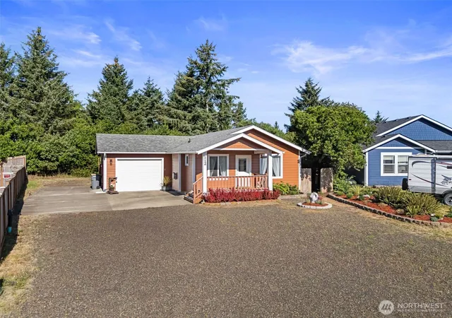 Photo 2 of Single family home for sale at 112 Seagate St Sw, Ocean Shores, WA 98569 | MLS# NWM2564130 | Listing updated on 2026-09-23