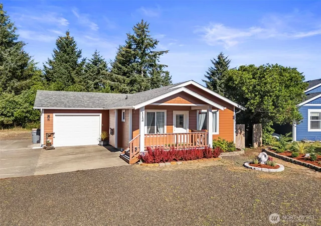 Photo 3 of Single family home for sale at 112 Seagate St Sw, Ocean Shores, WA 98569 | MLS# NWM2564130 | Listing updated on 2026-09-23