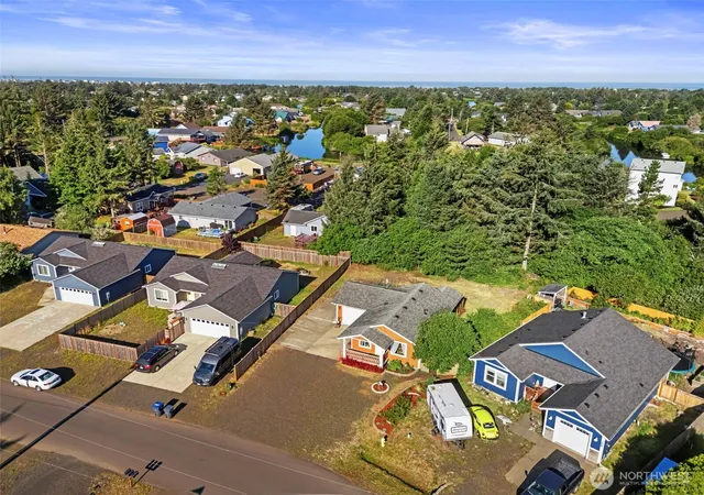 Photo 4 of Single family home for sale at 112 Seagate St SW, Ocean Shores, WA 98569 | MLS# NWM2564130 | Listing updated on 2026-09-23