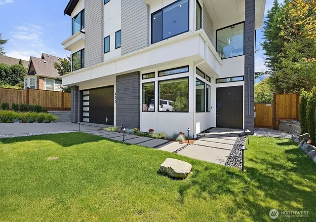 Photo 2 of Mansion for sale at 422 98th Avenue Ne, Bellevue, WA 98004 | MLS# NWM2564151 | Listing updated on 2026-09-23