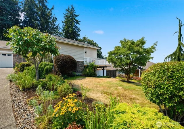 Photo 3 of Single family home for sale at 3216 Shelly Hl Rd, Mount Vernon, WA 98274 | MLS# NWM2564168 | Listing updated on 2026-09-25