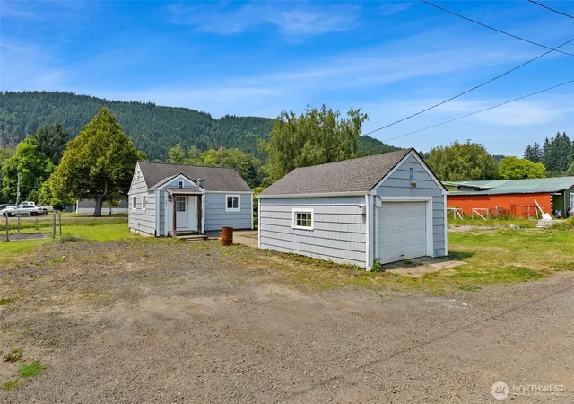 Photo 1 of Sale Pending at 903 Howard St, Raymond, WA 98577 | MLS# NWM2564176 | Listing updated on 2026-09-30