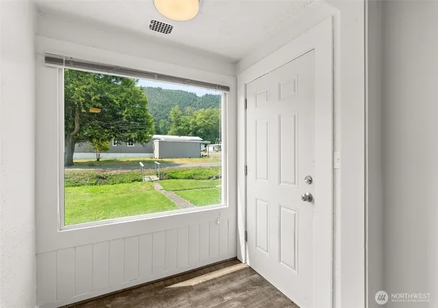 Photo 3 of Sale Pending at 903 Howard St, Raymond, WA 98577 | MLS# NWM2564176 | Listing updated on 2026-09-30