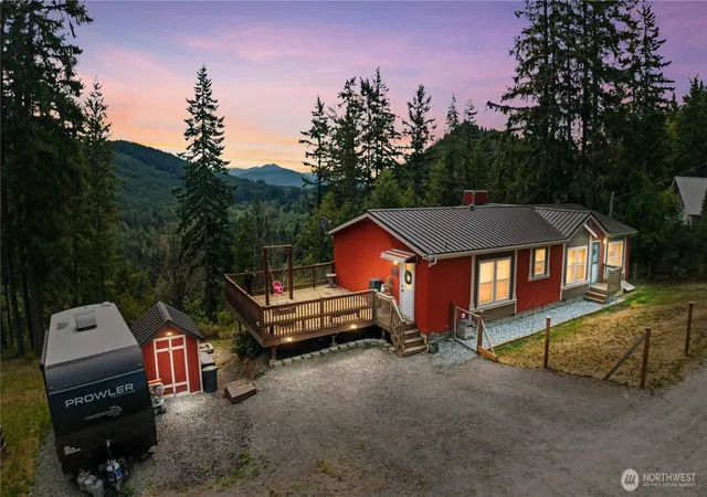Photo 2 of Manufactured home for sale at 50001 146th Avenue E, Eatonville, WA 98328 | MLS# NWM2564191 | Listing updated on 2026-09-28